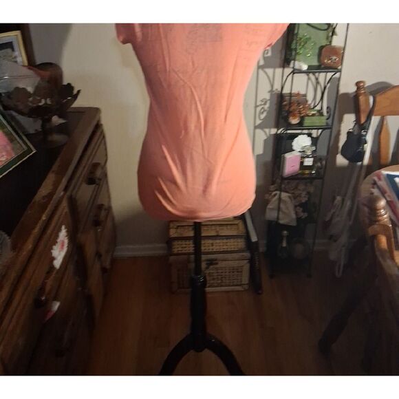 Vintage Y2k Hello Kitty Earth Graphic Short Sleeve T-shirt Size Small/medium - Picture 4 of 7